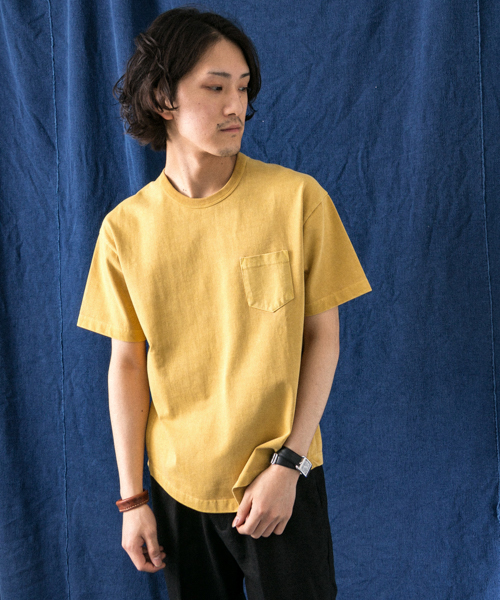 WORK NOT WORK URBAN RESEARCH(ワークノットワークアーバンリサーチ)の「WORK NOT WORK ピグメントラウンドヘムポケットTシャツ(Tシャツ/カットソー・メンズ・オフホワイト/チャコールグレー/ネイビー/ピンク/グリーン/マスタード・MEDIUM/LARGE/SMALL)」の6枚目の写真