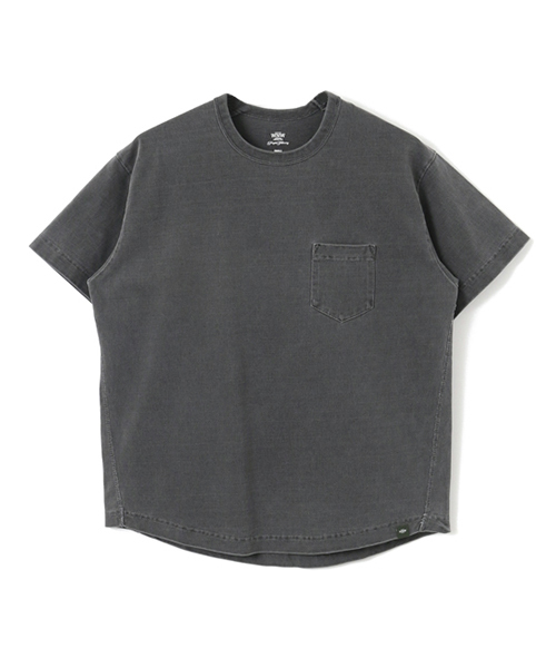 WORK NOT WORK URBAN RESEARCH(ワークノットワークアーバンリサーチ)の「WORK NOT WORK ピグメントラウンドヘムポケットTシャツ(Tシャツ/カットソー・メンズ・オフホワイト/チャコールグレー/ネイビー/ピンク/グリーン/マスタード・MEDIUM/LARGE/SMALL)」の9枚目の写真