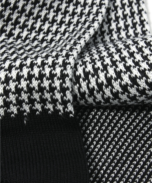 BEAMS PLUS（ビームスプラス）の「BEAMS PLUS / ハウンドトゥースソックス（ソックス/靴下・メンズ・グレー/チャコールグレー・ONE SIZE）」の4枚目の写真