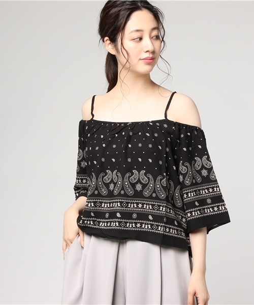 MOUSSY(マウジー)の「BANDANA OFF SHOULDER(その他トップス・レディース・ブラック系その他/レッド系その他/ダークネイビー/ベージュ系その他・FREE)」の6枚目の写真
