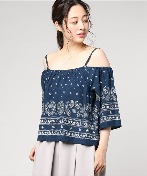 MOUSSY(マウジー)の「BANDANA OFF SHOULDER(その他トップス・レディース・ブラック系その他/レッド系その他/ダークネイビー/ベージュ系その他・FREE)」の8枚目の写真