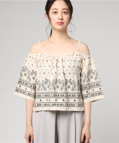 MOUSSY(マウジー)の「BANDANA OFF SHOULDER(その他トップス・レディース・ブラック系その他/レッド系その他/ダークネイビー/ベージュ系その他・FREE)」の10枚目の写真