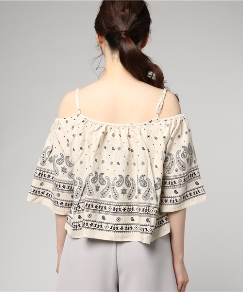 MOUSSY(マウジー)の「BANDANA OFF SHOULDER(その他トップス・レディース・ブラック系その他/レッド系その他/ダークネイビー/ベージュ系その他・FREE)」の12枚目の写真