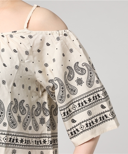 MOUSSY(マウジー)の「BANDANA OFF SHOULDER(その他トップス・レディース・ブラック系その他/レッド系その他/ダークネイビー/ベージュ系その他・FREE)」の14枚目の写真