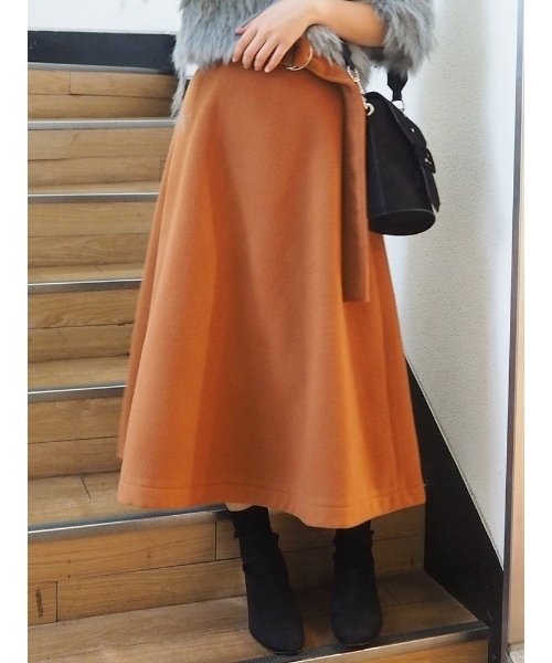 MURUA(ムルーア)の「ロングベルトミモレスカート(スカート・レディース・ブラック/ベージュ/レッド・1/2)」の3枚目の写真