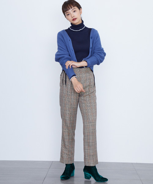 STUDIOUS（ステュディオス）の「ラメウェーブタートルニット（ニット/セーター・レディース・ネイビー/ダークブラウン・FREE）」の5枚目の写真