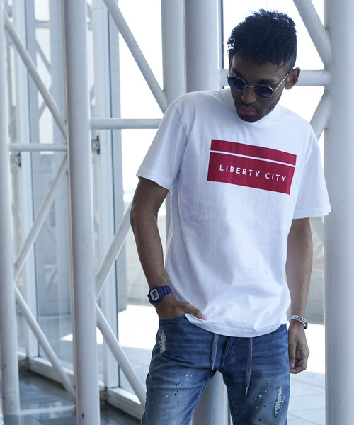 LIBERTY CITY（リバティシティ）の「【LIBERTY CITY/リバティーシティ】 [BOX LOGO] Tシャツ（Tシャツ/カットソー・メンズ・ブラック/ホワイト×ブラック/レッド/ホワイト×レッド/イエロー/ブルー/ベージュ・LARGE/SMALL/MEDIUM/LL/3/2/4）」の2枚目の写真