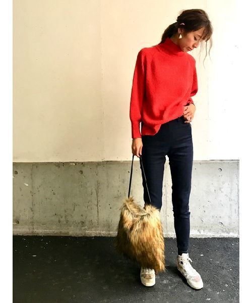 Editt by YECCA VECCA（エディットバイイェッカヴェッカ）の「・畦編みハイネックニットプルオーバー（ニット/セーター・レディース・ベージュ/オレンジ/ブルー/杢グレー・FREE）」の4枚目の写真