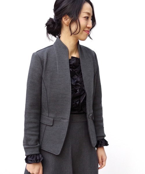 NARACAMICIE（ナラカミーチェ）の「ニットソーペプラムジャケット（テーラードジャケット・レディース・グレー/ブラック・MEDIUM/LARGE）」の2枚目の写真