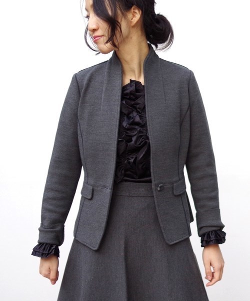 NARACAMICIE（ナラカミーチェ）の「ニットソーペプラムジャケット（テーラードジャケット・レディース・グレー/ブラック・MEDIUM/LARGE）」の21枚目の写真