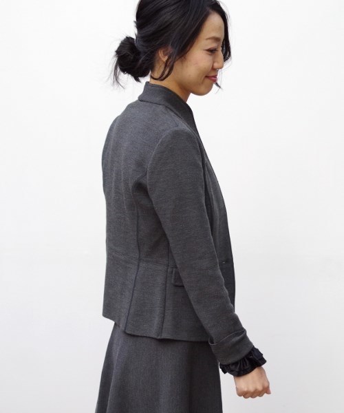 NARACAMICIE（ナラカミーチェ）の「ニットソーペプラムジャケット（テーラードジャケット・レディース・グレー/ブラック・MEDIUM/LARGE）」の22枚目の写真