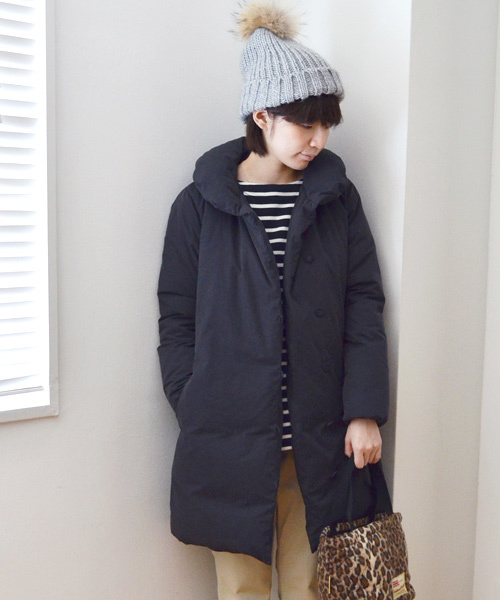 liflattie ships（リフラティ シップス）の「liflattie ships:ダウンコート ◇（ダウンジャケット/コート・レディース・ベージュ/ネイビー・ONE SIZE）」の2枚目の写真