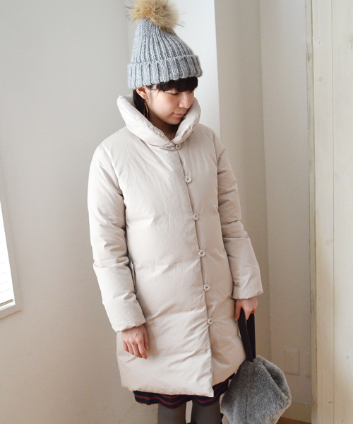 liflattie ships（リフラティ シップス）の「liflattie ships:ダウンコート ◇（ダウンジャケット/コート・レディース・ベージュ/ネイビー・ONE SIZE）」の6枚目の写真