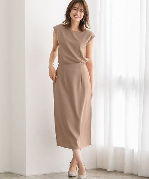 フレンチスリーブIラインドッキングワンピース