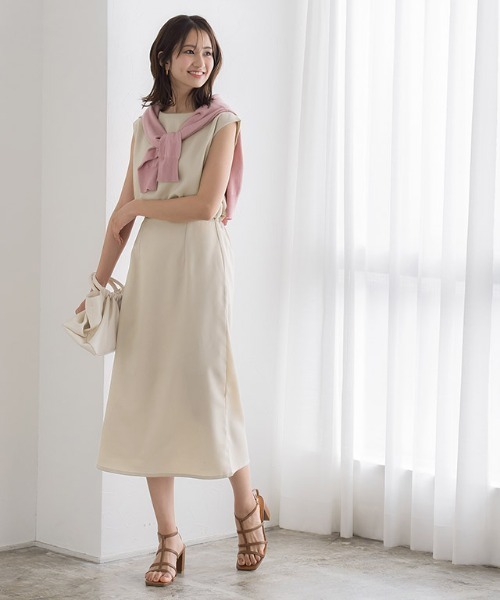 フレンチスリーブIラインドッキングワンピース