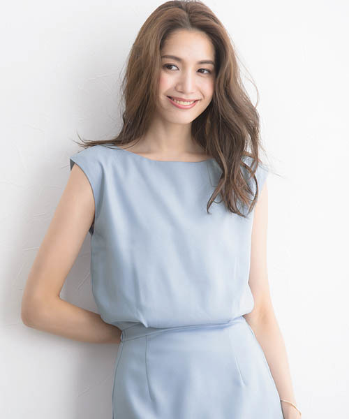 フレンチスリーブIラインドッキングワンピース