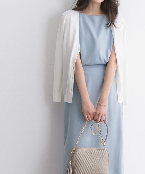 フレンチスリーブIラインドッキングワンピース