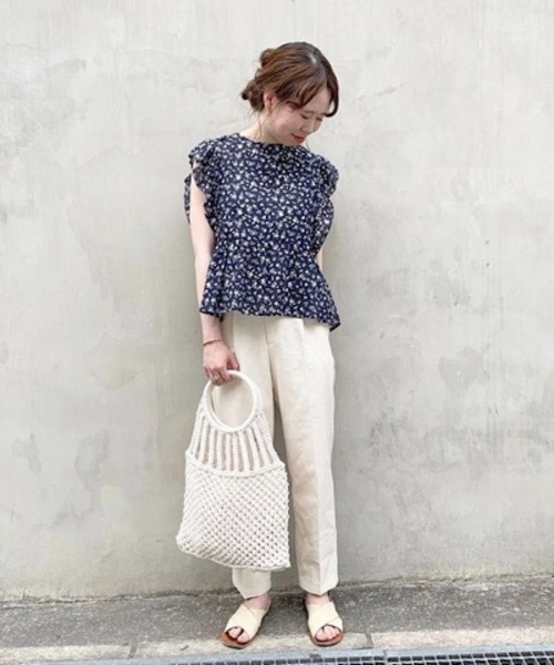 flower（フラワー）の「フラワーリー　コットン　ブラウス（シャツ/ブラウス・レディース・アイボリー/ネイビー・FREE）」の6枚目の写真