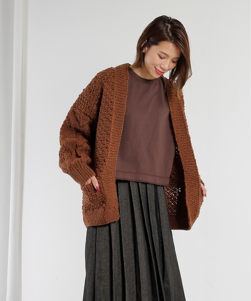 kha:ki(カーキ)の「「KHA:KI / カーキ」ニュージーランドウール手編みニットカーディガン"HAND KNIT CARDIGAN"(カーディガン/ボレロ・レディース・ブラウン/アイボリー/ライトベージュ・1)」の1枚目の写真