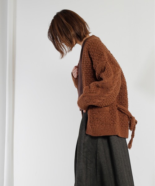 kha:ki(カーキ)の「「KHA:KI / カーキ」ニュージーランドウール手編みニットカーディガン"HAND KNIT CARDIGAN"(カーディガン/ボレロ・レディース・ブラウン/アイボリー/ライトベージュ・1)」の10枚目の写真