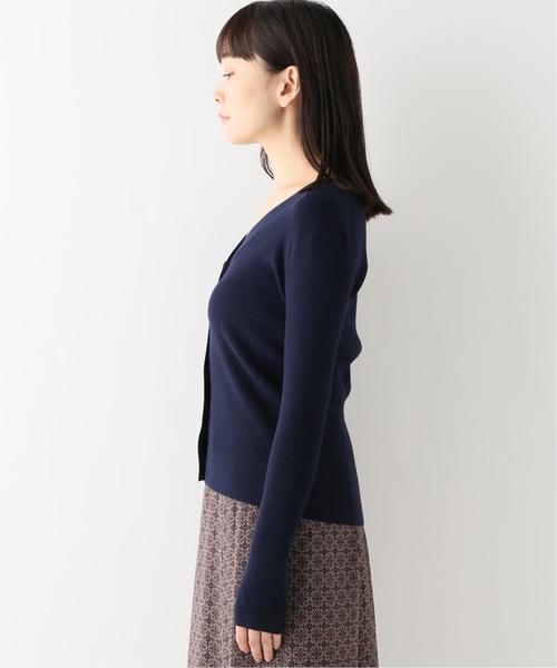 journal standard L'essage(ジャーナルスタンダードレサージュ)の「SAMBA Vネックカーディガン(カーディガン/ボレロ・レディース・ベージュ/ネイビー/グリーン・FREE)」の13枚目の写真