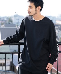 Carhartt 袖ロゴロンT