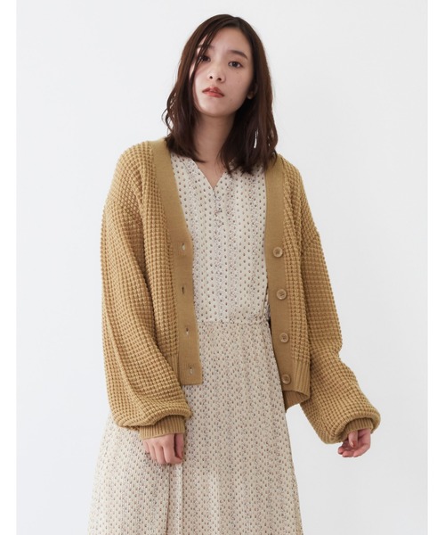 POU DOU DOU(プードゥドゥ)の「透かしワッフル編みカーディガン(ニット/セーター・レディース・アイボリー/ダークグレー/キャメル・3)」の3枚目の写真