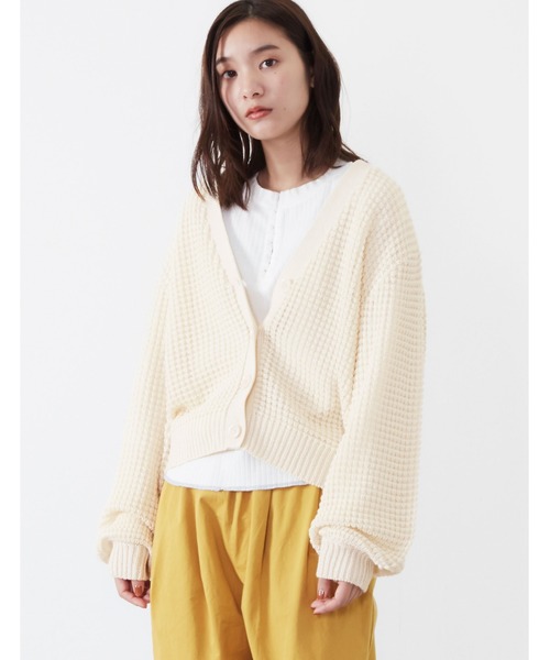 POU DOU DOU(プードゥドゥ)の「透かしワッフル編みカーディガン(ニット/セーター・レディース・アイボリー/ダークグレー/キャメル・3)」の10枚目の写真