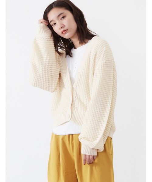 POU DOU DOU(プードゥドゥ)の「透かしワッフル編みカーディガン(ニット/セーター・レディース・アイボリー/ダークグレー/キャメル・3)」の11枚目の写真