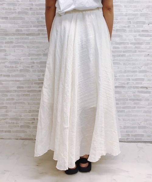 ap retro（アプレトロ）の「フレアボリュームロングスカート【ZOZOTOWN限定商品】（スカート・レディース・ブラック/ベージュ/ネイビー/オフホワイト・FREE）」の6枚目の写真