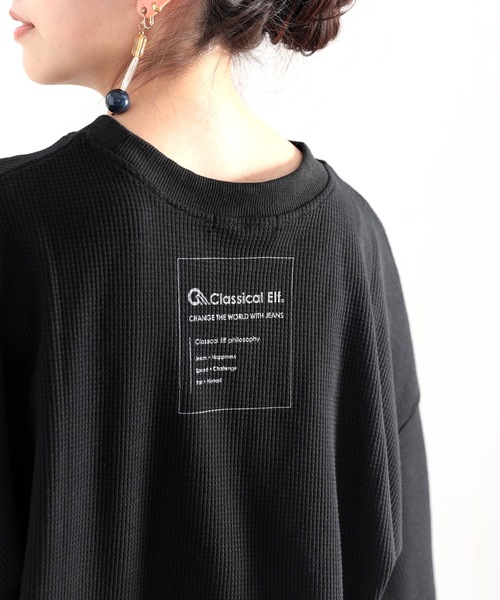 classicalelf(クラシカルエルフ)の「さらり、ワッフル。デイリーに使える、バックプリントトップス(Tシャツ/カットソー・レディース・オフホワイト/ブラック/モカ/グレー・MEDIUM/LARGE/XX-LARGE/X-LARGE)」の19枚目の写真