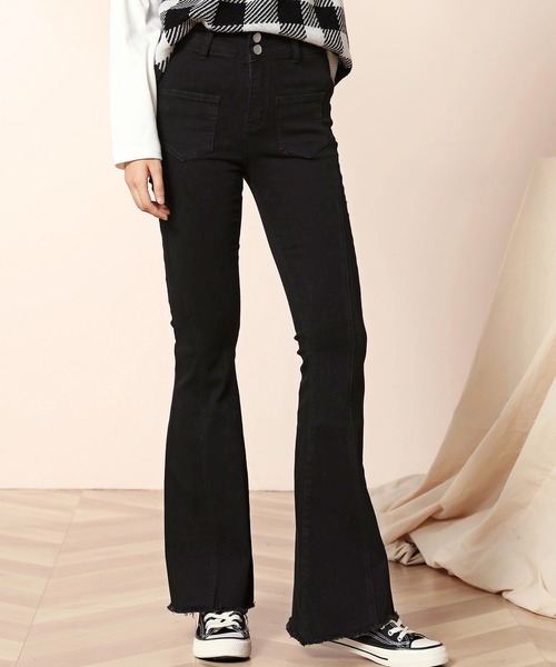 DAY CLOSET(デイ クローゼット)の「レディース 裾フリンジハイウエストフレアデニムパンツ ストレッチ(デニムパンツ・レディース・ライトブルー/ブルー/アイボリー/インディゴブルー/チャコールグレー/ブラック・M/S/XL/L)」の3枚目の写真