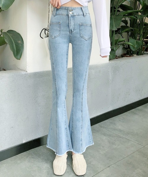 DAY CLOSET(デイ クローゼット)の「レディース 裾フリンジハイウエストフレアデニムパンツ ストレッチ(デニムパンツ・レディース・ライトブルー/ブルー/アイボリー/インディゴブルー/チャコールグレー/ブラック・M/S/XL/L)」の11枚目の写真