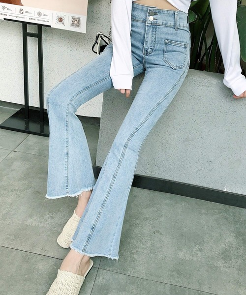 DAY CLOSET(デイ クローゼット)の「レディース 裾フリンジハイウエストフレアデニムパンツ ストレッチ(デニムパンツ・レディース・ライトブルー/ブルー/アイボリー/インディゴブルー/チャコールグレー/ブラック・M/S/XL/L)」の10枚目の写真