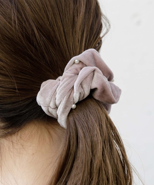 flower（フラワー）の「スノーパールシュシュ（シュシュ・レディース・ブラック/ベージュ/アイボリー・FREE）」の20枚目の写真