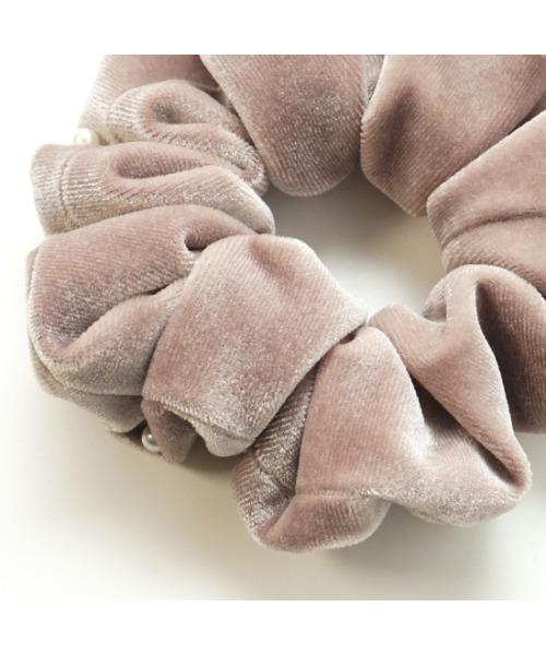 flower（フラワー）の「スノーパールシュシュ（シュシュ・レディース・ブラック/ベージュ/アイボリー・FREE）」の10枚目の写真