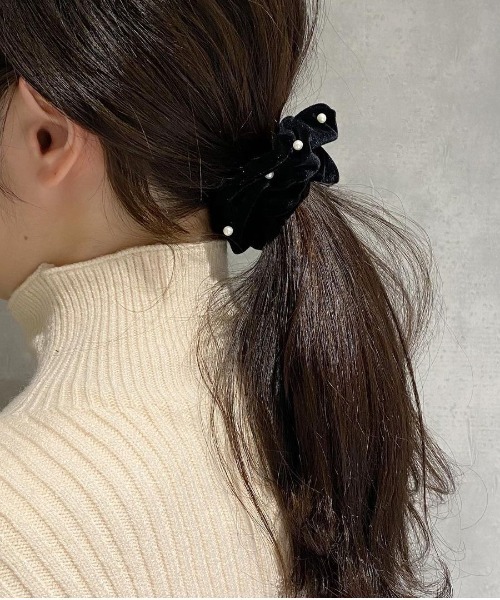 flower（フラワー）の「スノーパールシュシュ（シュシュ・レディース・ブラック/ベージュ/アイボリー・FREE）」の17枚目の写真