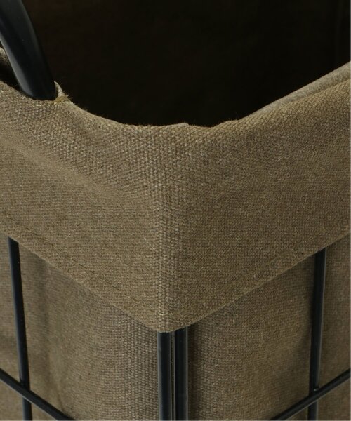 LBC（エルビーシー）の「折りたためるランドリースクエアバスケット　キャスター付き53L（ランドリーグッズ・レディース・ダークグリーン/オフホワイト/ブラック/グレー・FREE）」の20枚目の写真