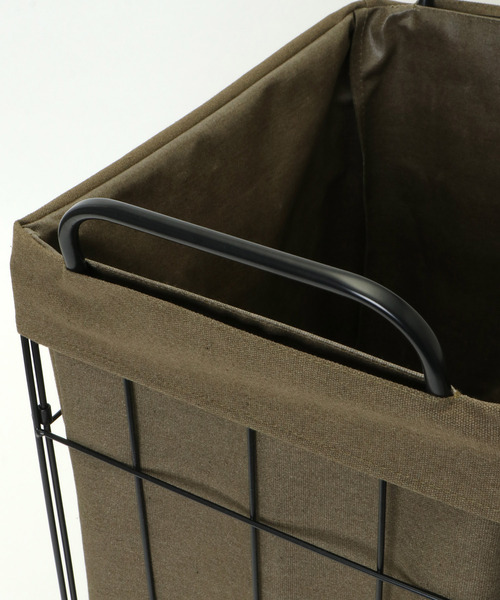 LBC（エルビーシー）の「折りたためるランドリースクエアバスケット　キャスター付き53L（ランドリーグッズ・レディース・ダークグリーン/オフホワイト/ブラック/グレー・FREE）」の7枚目の写真