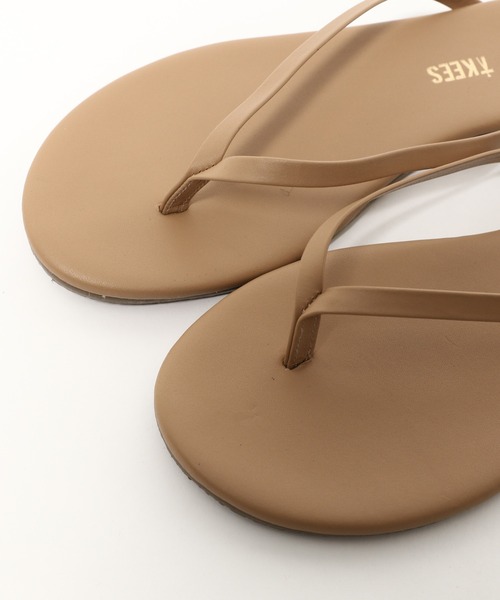 TKEES(ティキーズ)の「TKEES / FOUNDATIONS ビーチサンダル(サンダル・レディース・ブラック/ベージュ・36/37/38)」の5枚目の写真