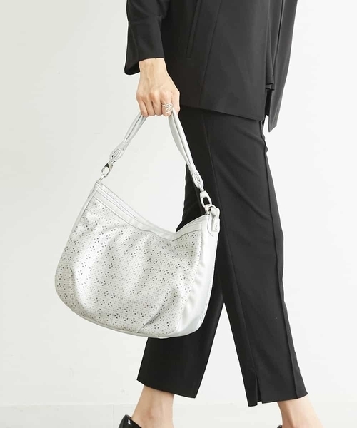 MK MICHEL KLEIN（エムケーミッシェルクラン）の「【チャーム付き】パンチングトートバッグ（トートバッグ・レディース・ライトパープル/ライトグレー/ネイビー/ライトブルー/ダークグレー/シルバー/オレンジ・00）」の7枚目の写真