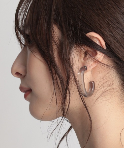 Andemiu（アンデミュウ）の「ヘンケイクリアピアス948038（イヤリング・レディース・グレー/その他/ブラウン・FREE）」の2枚目の写真