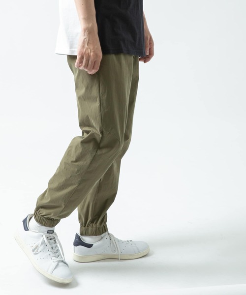 ITEMS URBANRESEARCH(アイテムズ アーバンリサーチ)の「イージージョガーパンツ(その他パンツ・メンズ・ベージュ/ブラック/カーキ・MEDIUM/LARGE)」の11枚目の写真