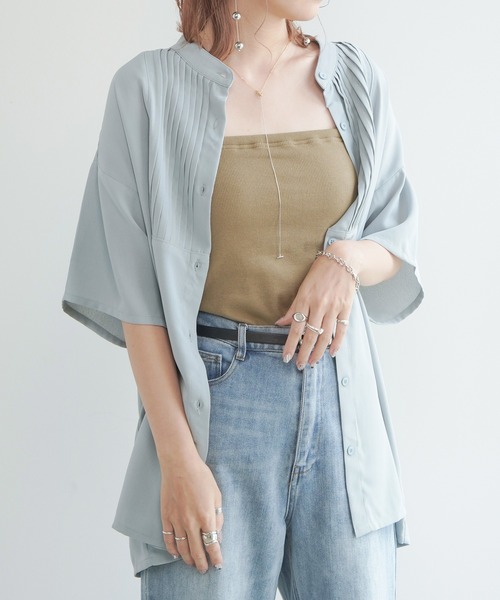 Lull（ルル）の「【Lull / ルル】プリーツバンドカラーシャツ（シャツ/ブラウス・レディース・グレイッシュベージュ/ピンク/ホワイト/ミント/ブラック/ベージュ・ONESIZE）」の5枚目の写真