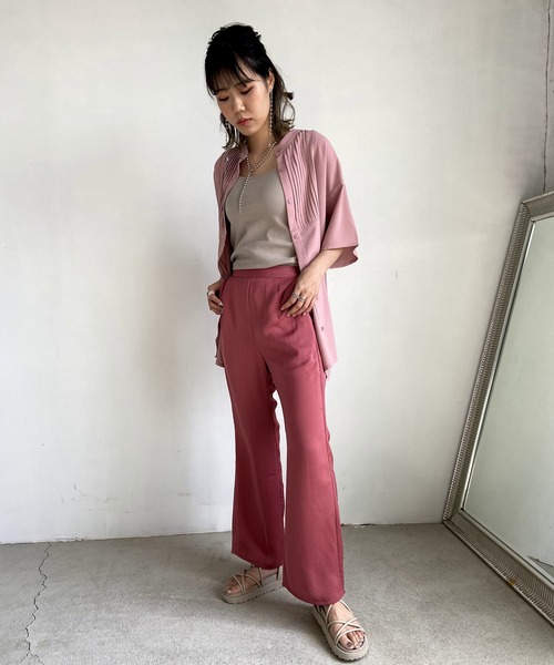 Lull（ルル）の「【Lull / ルル】プリーツバンドカラーシャツ（シャツ/ブラウス・レディース・グレイッシュベージュ/ピンク/ホワイト/ミント/ブラック/ベージュ・ONESIZE）」の7枚目の写真