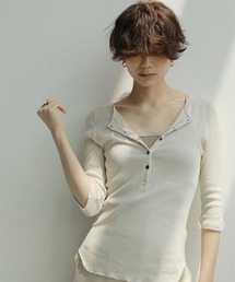 ETRE TOKYO | ヘンリーネックエアリートップス(Tシャツ/カットソー)