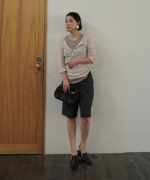 ETRE TOKYO（エトレトウキョウ）の「ヘンリーネックエアリートップス（Tシャツ/カットソー・レディース・グレイッシュベージュ/ネイビー/オフホワイト/グレー/ピンク/ベージュ・FREE）」の15枚目の写真