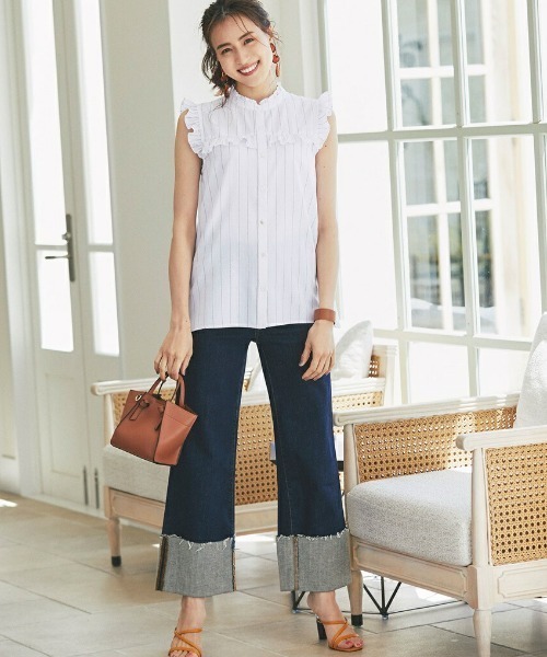 &. NOSTALGIA(アンドドットノスタルジア)の「ロールアップワイドデニムパンツ(デニムパンツ・レディース・インディゴブルー/ブルー/ブラック・S/M)」の5枚目の写真