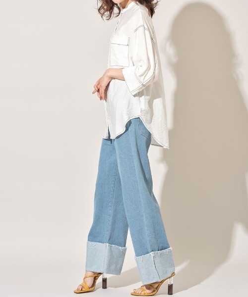 &. NOSTALGIA(アンドドットノスタルジア)の「ロールアップワイドデニムパンツ(デニムパンツ・レディース・インディゴブルー/ブルー/ブラック・S/M)」の15枚目の写真