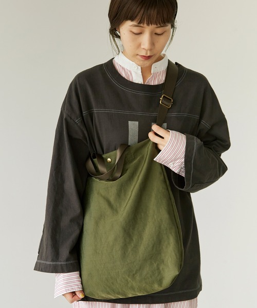 note et silence （ノートエシロンス）の「.ナイロンツイル ショルダーBAG（ショルダーバッグ・レディース・カーキ/ブラック・FREE）」の2枚目の写真